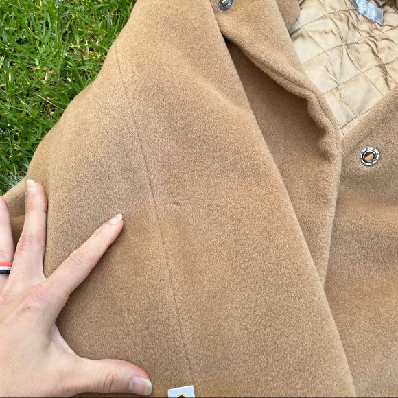 Hold MaxMara cozy camel long trench coat - Picture 6 of 8